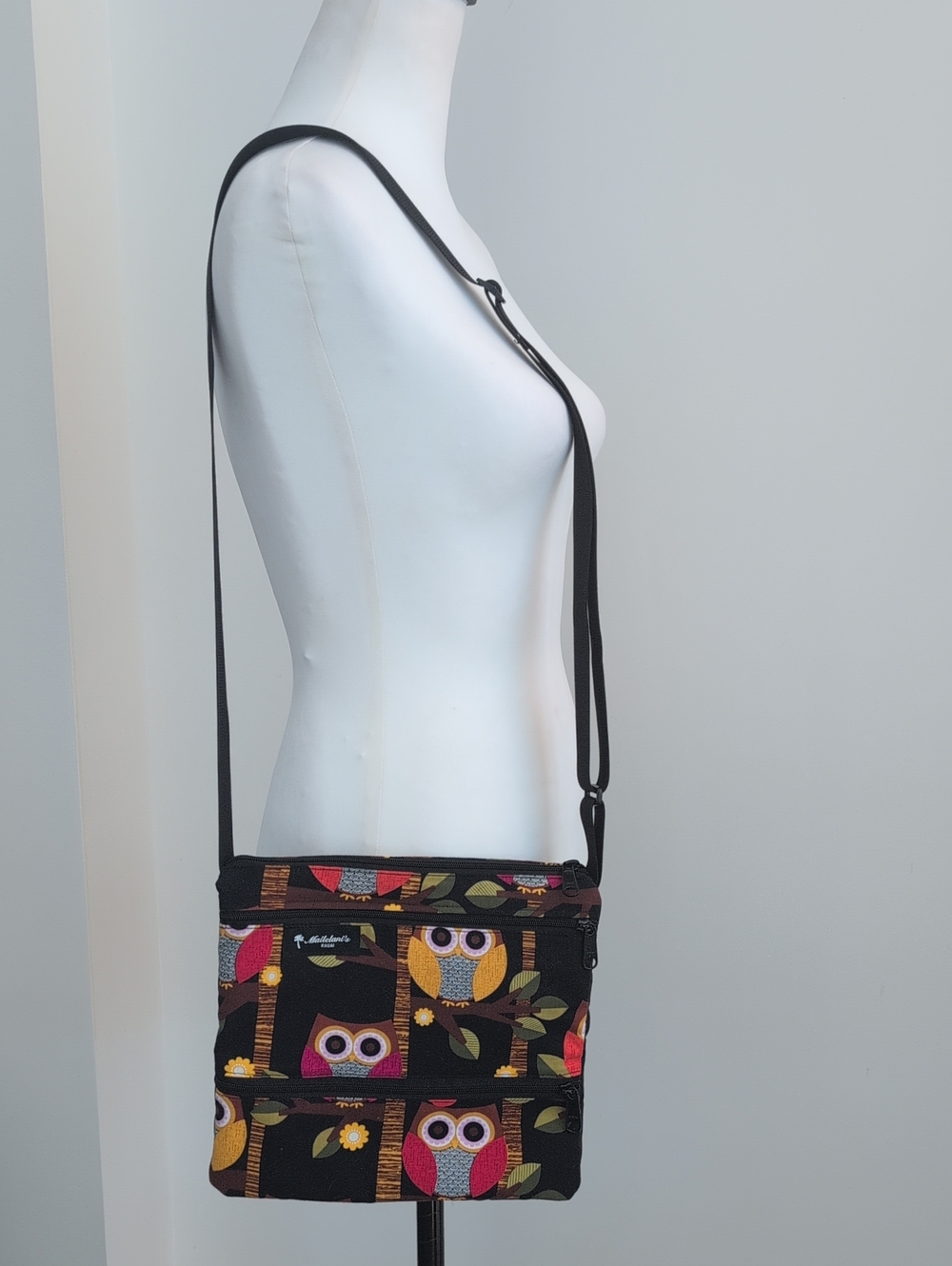 Mailelani's Kauai Owl Print Manapua Bag Crossbody Purse - Black
